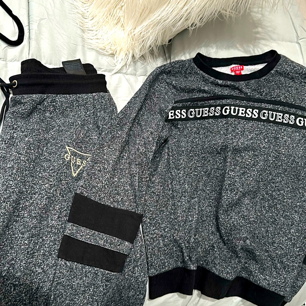 GUESS sweatsuit 
Size Small